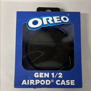 Oreo AirPod Case with Carabiner